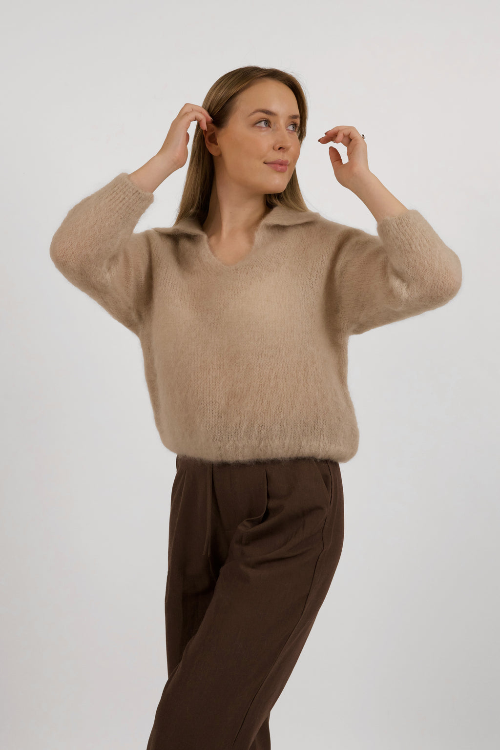 Megztinis V Iškirptės Kaklu