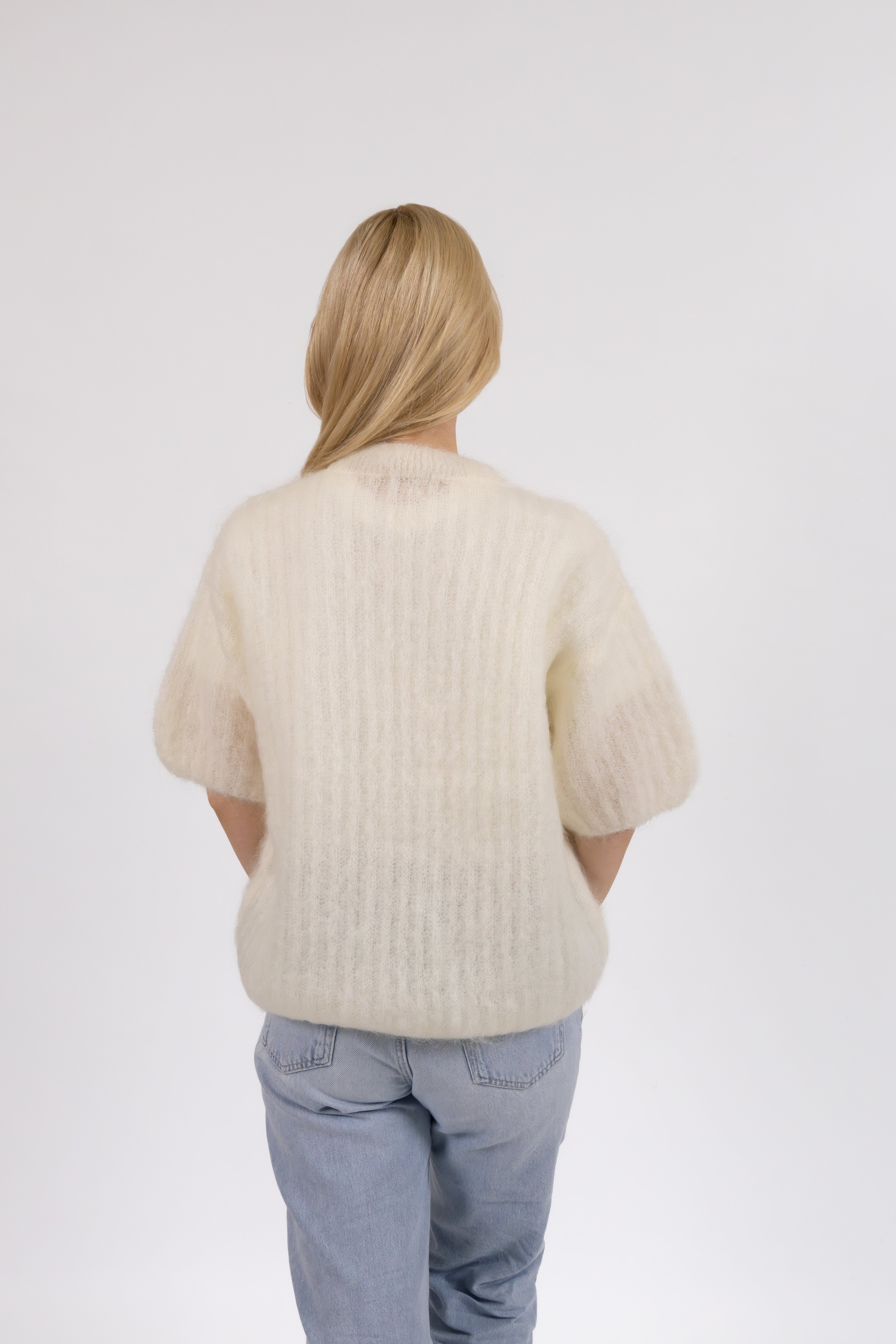 Vanilla Megztinis Trumpomis Rankovėmis