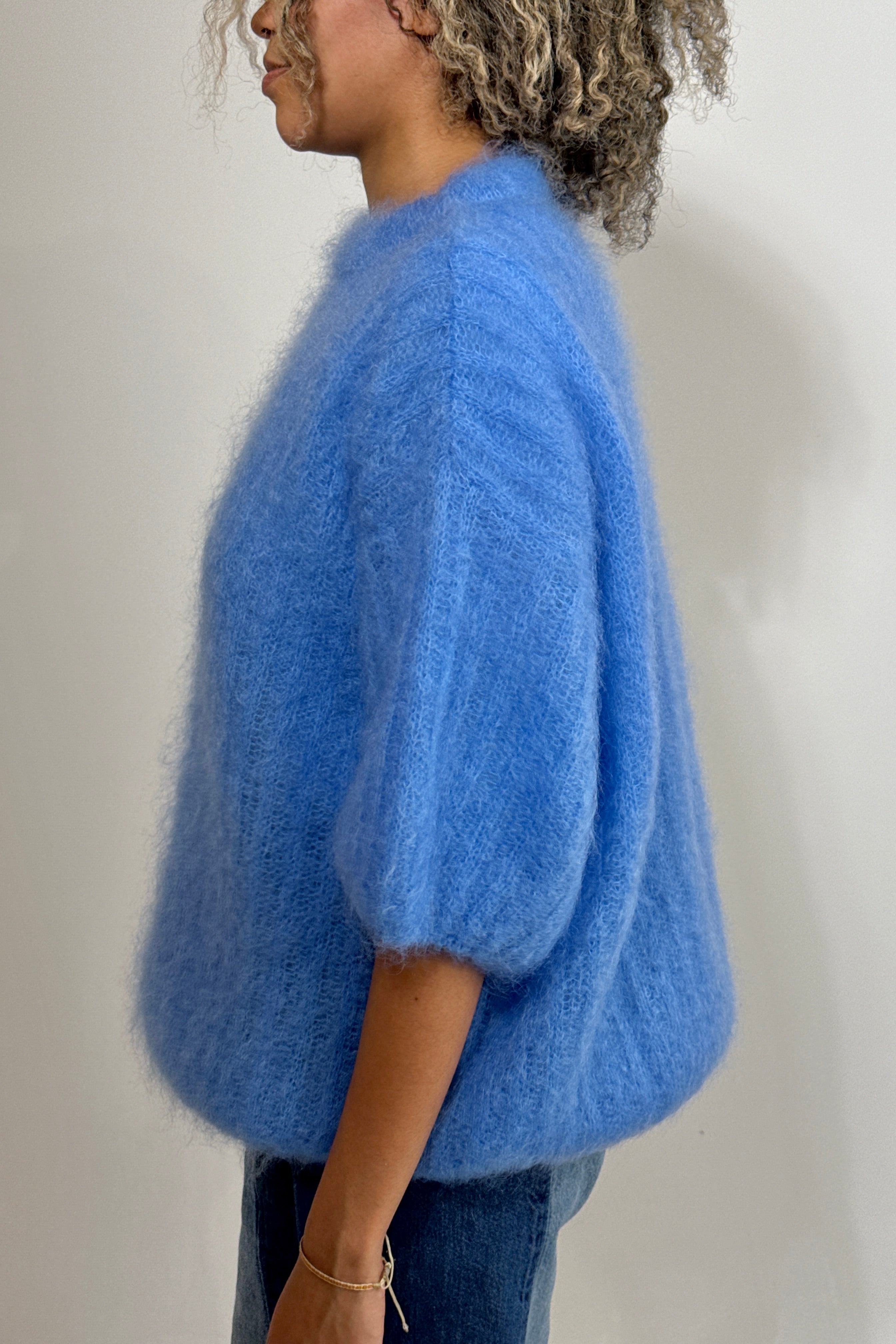 Blue Sky Megztinis Trumpomis Rankovėmis