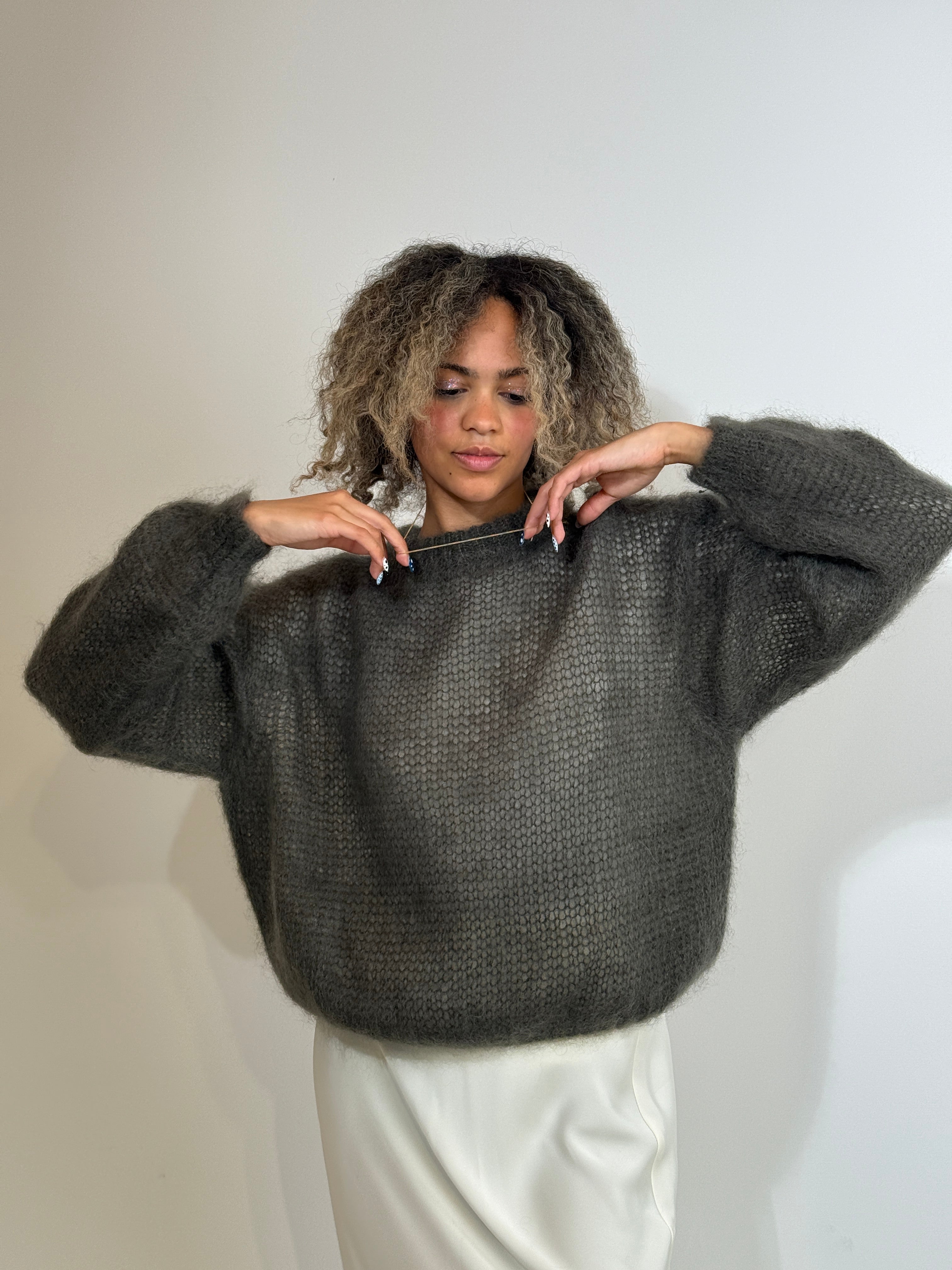 Khaki Megztinis Ilgomis Rankovėmis