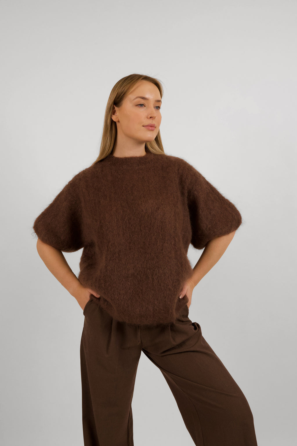 Choco Megztinis Trumpomis Rankovėmis